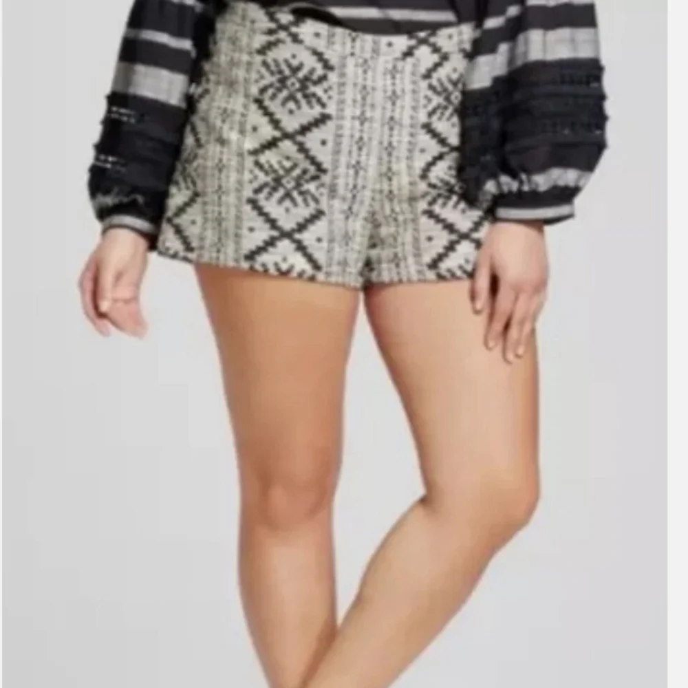 Who What Wear High Waist Black and White Geometric Shorts Tribal Aztec Lace Up - Picture 8 of 10